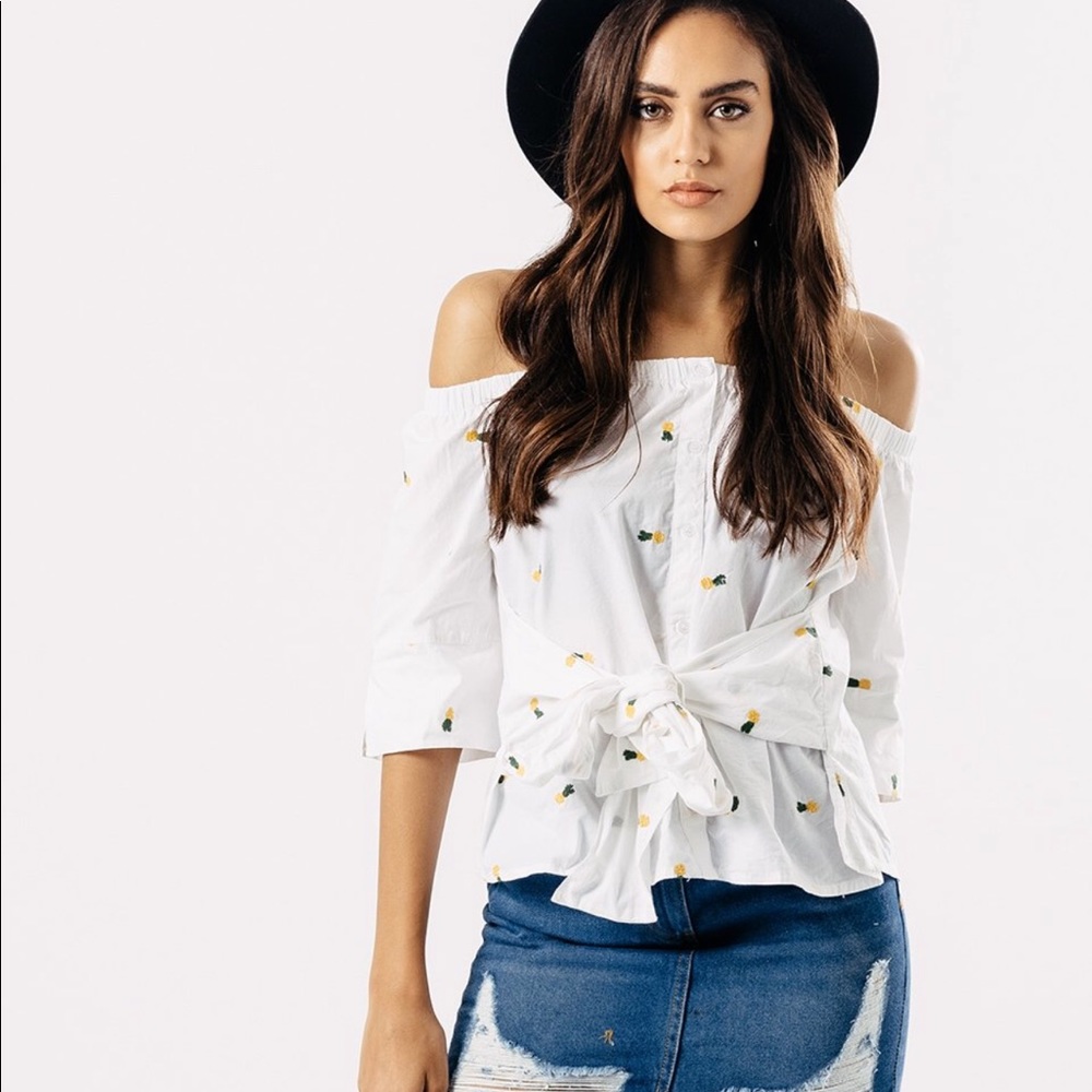 Pineapple tie front top